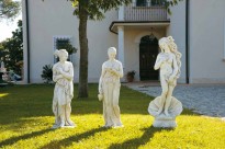 Eredi Bosca snc - Statue e Vasi - statue pietra 01 - Pesaro località Cattabrighe